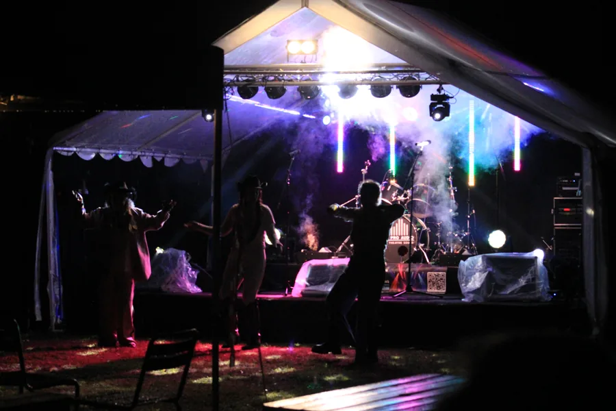 Wide night stage with beams